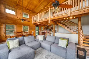 Panoramic Paradise 3BR Cabin with Idyllic Views - Image 3