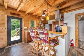 Panoramic Paradise 3BR Cabin with Idyllic Views - Image 4