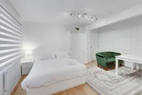 Trendy & Modern Studio in Heart of Montreal - 41 - Image 2