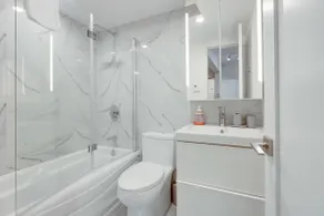Trendy & Modern Studio in Heart of Montreal - 41 - Image 4