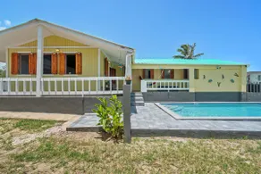 Coco Chalet | Villa with private pool and steps from Playa Peñón Brusi - Image 2