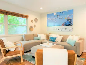 Luxury Villa with Pool, Game Room, Near Beach - Image 2