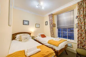 GuestReady - Charming Home in Old Town - Image 4