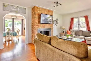 Large House w/King Bed, Parking, Deck, B-Ball Hoop - Image 2