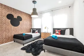 Private Views & Theme Rooms, Perfect for Families! - Image 4