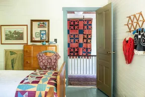 Antique Farmhouse Near Pittsboro and Chapel Hill - Image 4