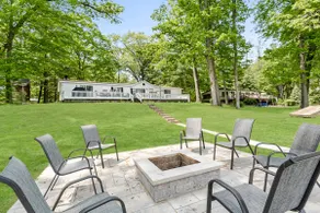 Lakefront Retreat in a Serene Country Setting - Image 2