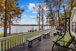 Lakefront Retreat in a Serene Country Setting - Image 3