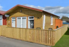 Pet friendly sleeps 6 Chalet Bridlington free elec - Image 4