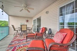 Furnished Balcony, Pool! Waterfront Lake Ozark Gem - Image 2