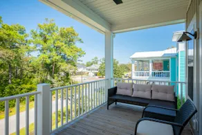 Paradise Pointe by Oak Island Accommodations - Image 4