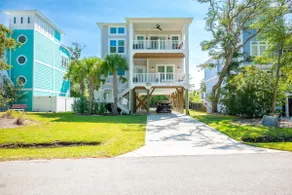 Paradise Pointe by Oak Island Accommodations - Image 2