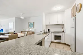 Seapoint Unit 14 32 Victoria Tce Kings Beach - Image 5
