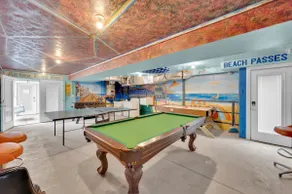 The Lighthouse- Gameroom, RooftopDeck! Beach badges,chairs,cart incld - Image 2