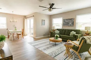 FSU/Doak+King Bed+Gated+2 pools+Parking for 2 - Image 1