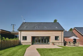 Fabulous barn conversion with private indoor pool - Image 2