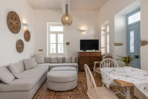 Cycladic house Tinos in the heart of Tinos city - Image 3