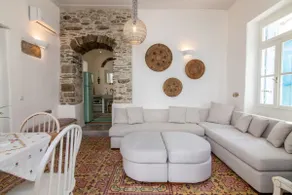Cycladic house Tinos in the heart of Tinos city - Image 4