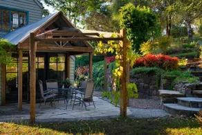 Storybook Cottage-surrounded by beautiful gardens - Image 4