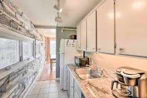 Mountain Condo w/ Views: Near Hiking & Biking! - Image 2