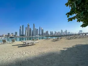 Luxury beach house with mesmerizing skyline view - Image 5