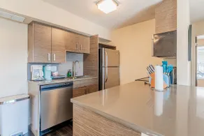 Charming 2BR king beds suite next to Downtown - Image 5