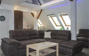 Cozy Apartment In Wurster Nordseeküste, With Wifi - Image 2
