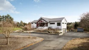 Modern Farmhouse near DC/Wineries/Hiking/Parks - Image 5