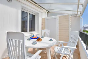 Ideal location - Superb flat for 5 - Image 2