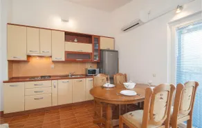 Stunning Apartment In Supetar-Splitska With Wifi - Image 3