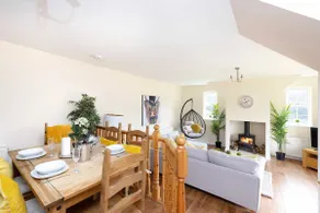 JOIVY Greenknowes Farmhouse with Hot Tub and Bar - Image 4