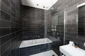 10/20 Apartment Deluxe Ensuite Landmark View - Image 4