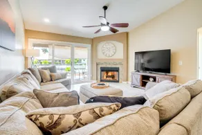 Lakefront Home w/ Outdoor Oasis in Glendale! - Image 4