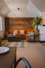 Stunning Waterfront Apartment With Spectacular Views & Parking at 'CAPTAINS LOFT' - Image 3