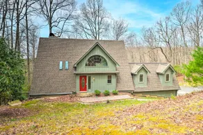 Amazing A-Frame w/ Private Hiking + Amenities - Image 3