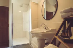 Cottage with Jacuzzi for 2-4 people in Chablis - Image 3