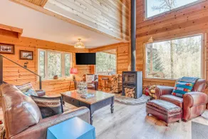Fantastic river cabin near Mount Hood with private hot tub firepit & wood stove - Image 2