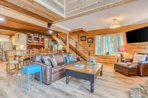 Fantastic river cabin near Mount Hood with private hot tub firepit & wood stove - Image 5
