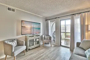 Beach & Nightlife 3BR/2.5 BA  service dog friendly   - Image 2