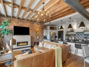 Industrial Chic Downtown Burnsville | Spa Bath - Image 4