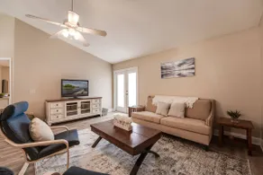 Small Pet-Friendly 3BR w/ Fenced Yard, Firepit | 1 Mile to Spring Park - Image 4