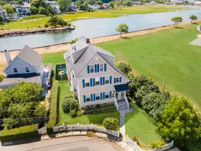 3BR Oceanfront Condo with decks - Image 2