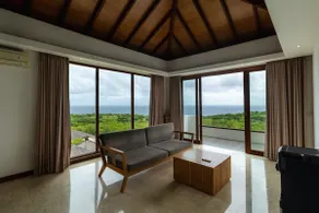 Oceanview 2BR Luxe Villa Retreat w/ Pool & Bathtub - Image 4