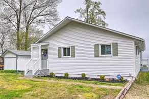 Waterfront Cottage w/ Private Beach + Deck! - Image 3