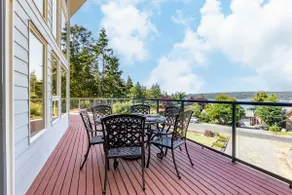 Harborview Getaway by Avantstay Walk to Beach - Image 3