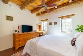 Authenticity Meets Comfort in Santa Fe's Heart - Image 4