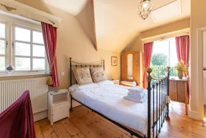 Beautiful Country Cottage for up to 8 in Wolverhampton - Image 3