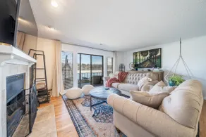 The Vandiver on Lake Hamilton, Bright and Cozy Lakefront Condo - Image 4