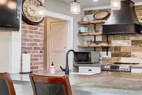 #7- The Hub Le Velo Inn 1 bd 1 ba perfect getaway - Image 2