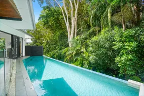 Belle Escapes 58 Ocean Dr Luxury Home Palm Cove - Image 2